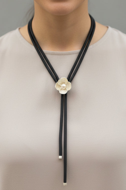 Lillium Necklace