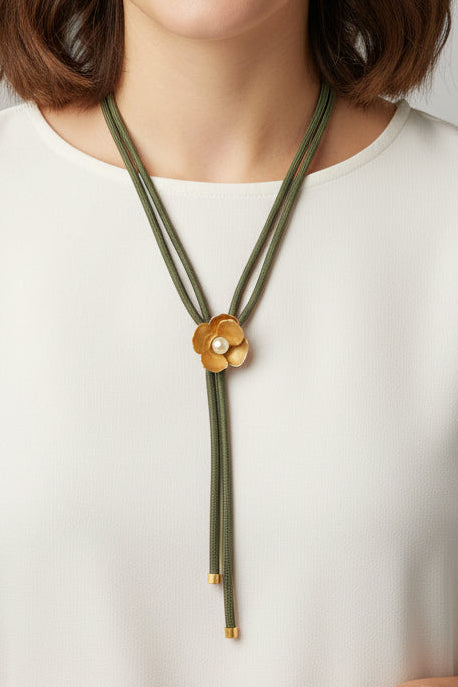 Lillium Necklace
