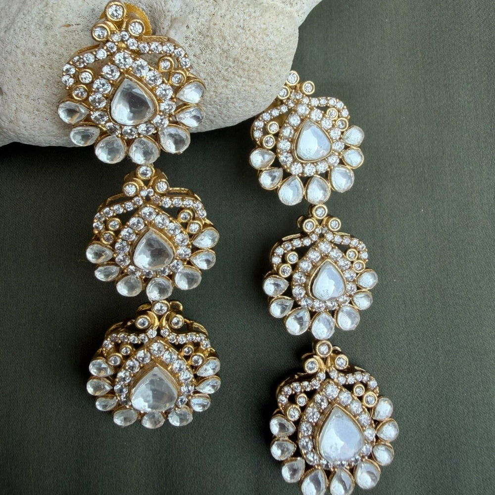 MEHAK EARRING