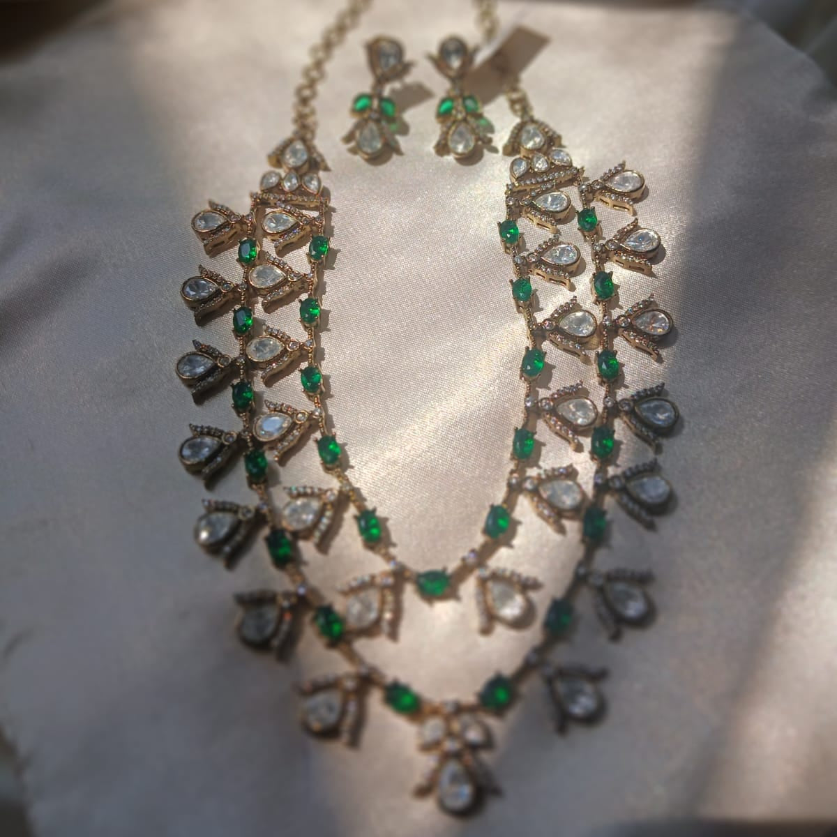 KALAPRIYA NECKLACE