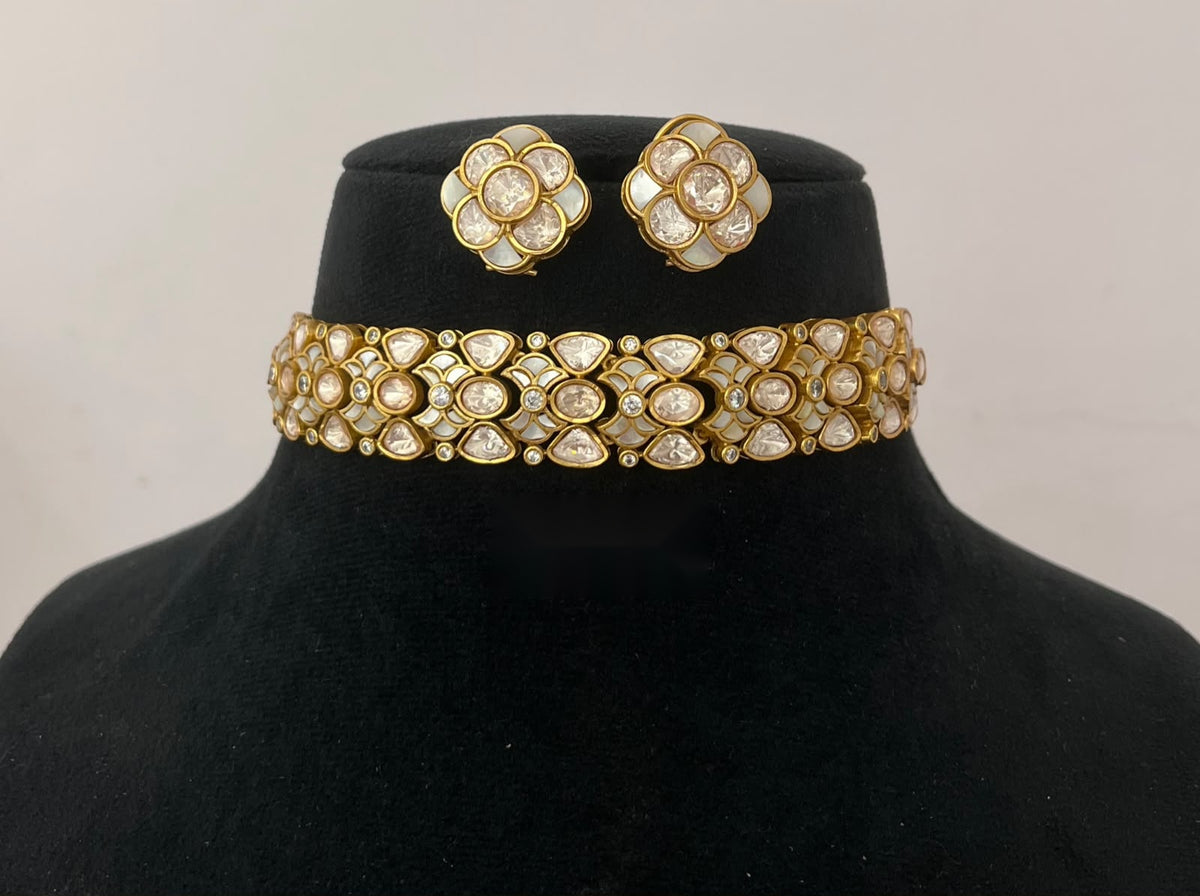 SUNEHRI NECKLACE