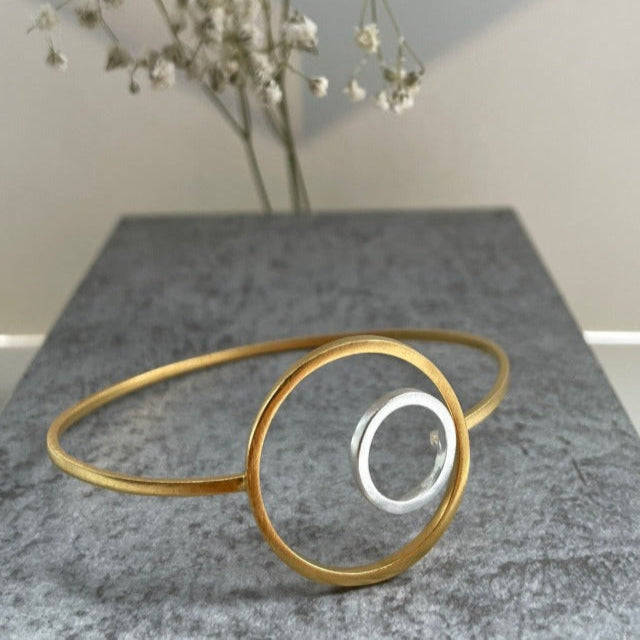 Adjustable and Eye-Catching Concentric Bangle - CONCENTRIC - Merald Curio