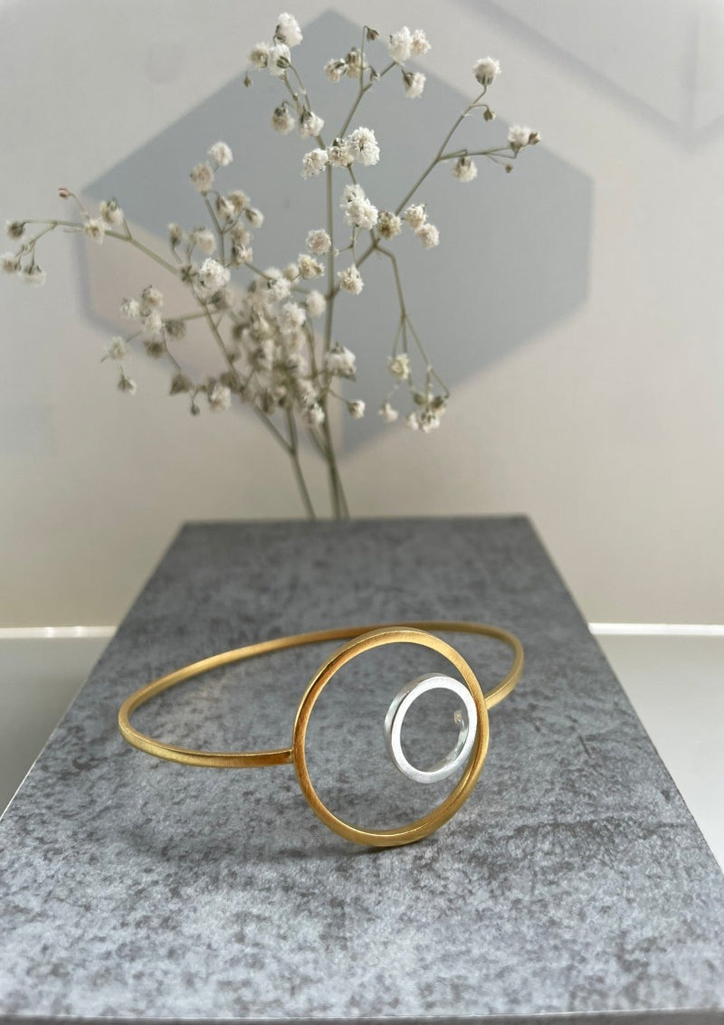 Adjustable and Eye-Catching Concentric Bangle - CONCENTRIC - Merald Curio