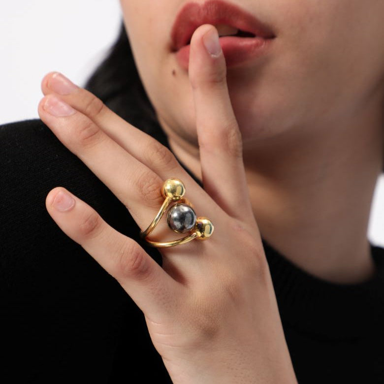 Revolve Ring
