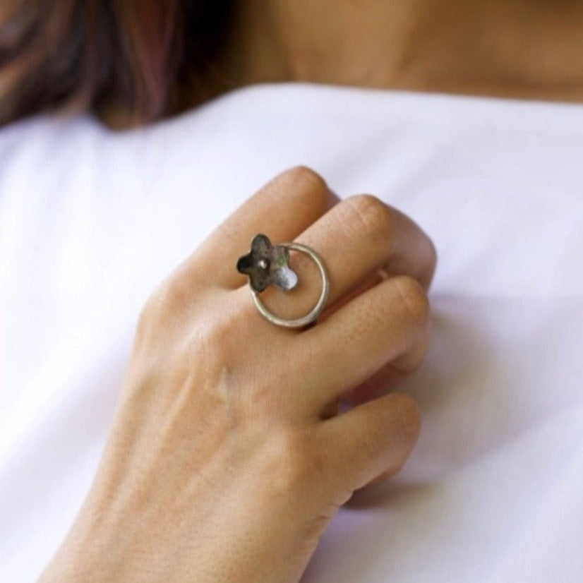 Black Flower Ring