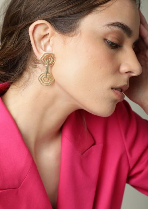 Explore Geometric Elegance with Merald Curio's Gold-Plated Spider Web Earring - WEB GOLD - Merald Curio